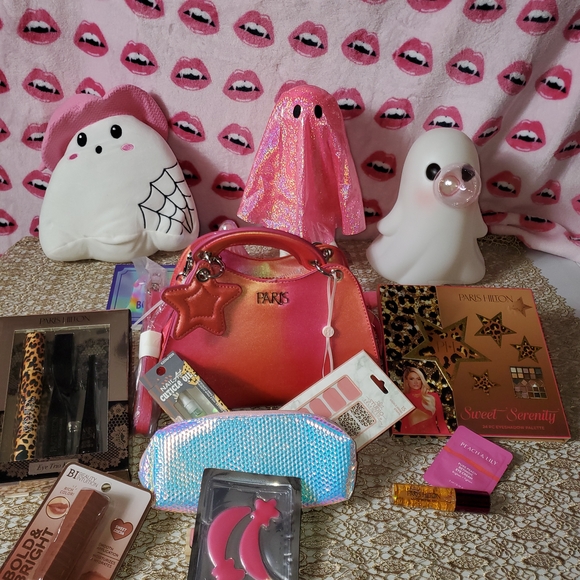 Paris Hilton Pink and Orange Makeup Bag with Star Charm - Picture 1 of 9